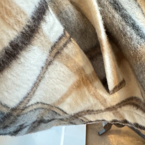 Zara Beige Plaid Fleece Shacket Jacket - Picture 7 of 10